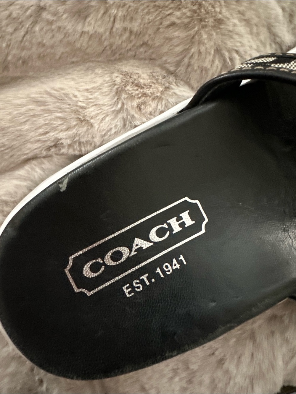 COACH Black Latrice Logo-Trim Thong Sandals - Picture 3 of 6